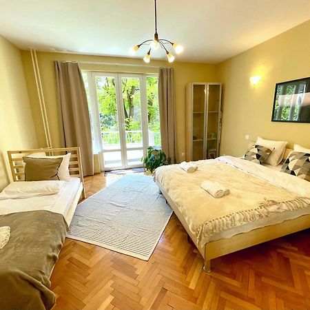 Bohemian Bright & Calm 2Br - Top Center - Private Balcony โซเฟีย ภายนอก รูปภาพ