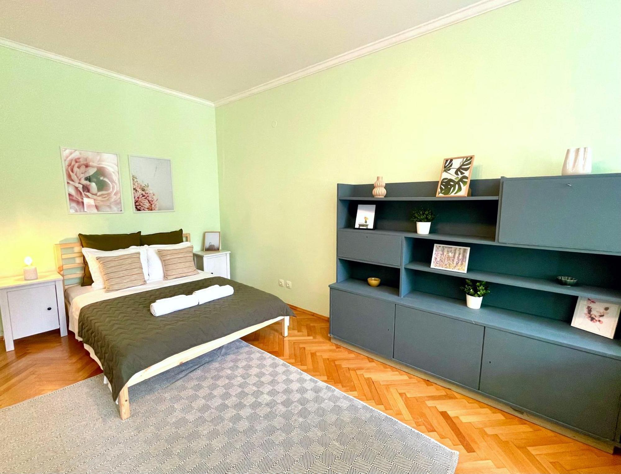 Bohemian Bright & Calm 2Br - Top Center - Private Balcony โซเฟีย ภายนอก รูปภาพ