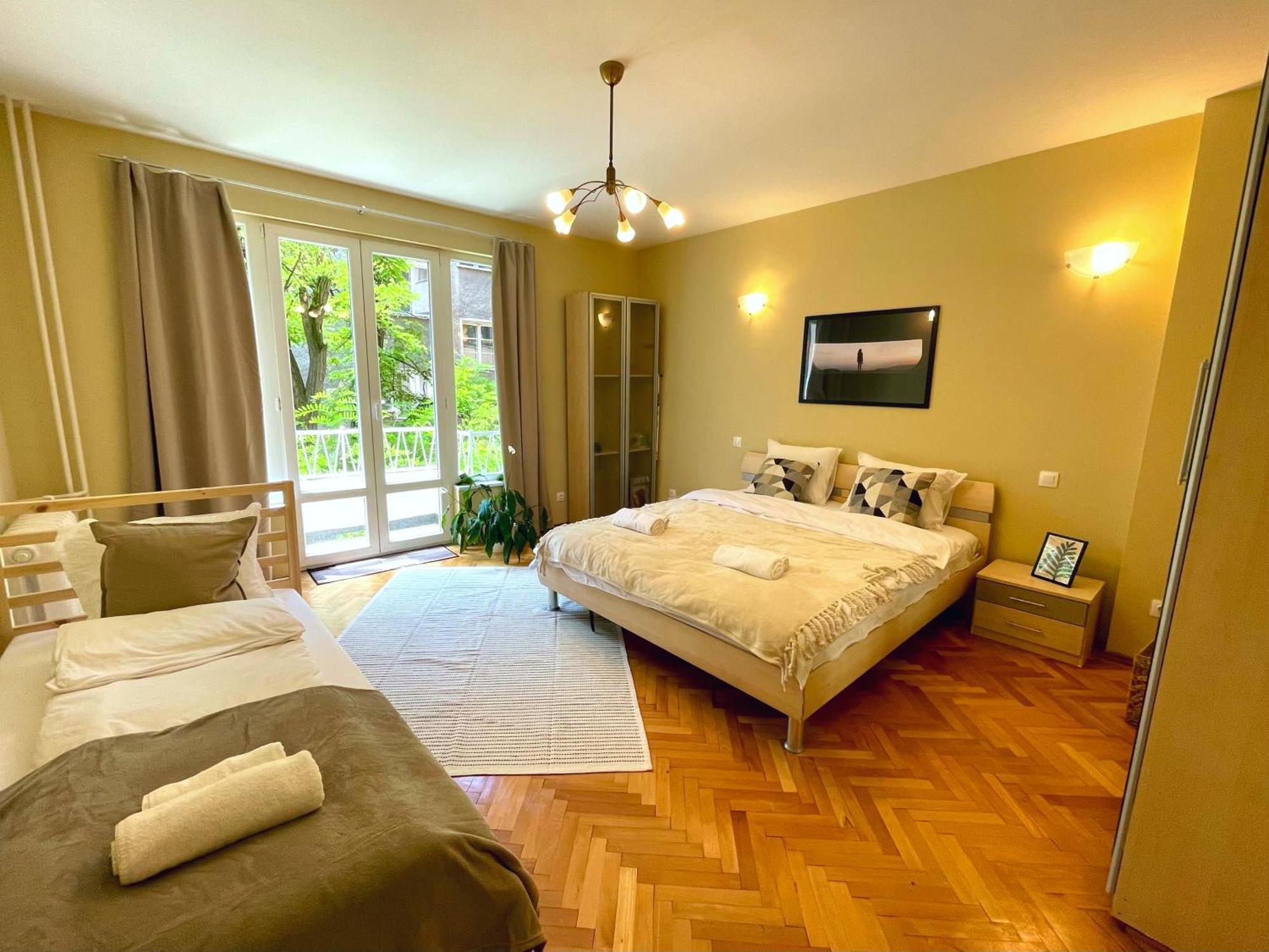 Bohemian Bright & Calm 2Br - Top Center - Private Balcony โซเฟีย ภายนอก รูปภาพ