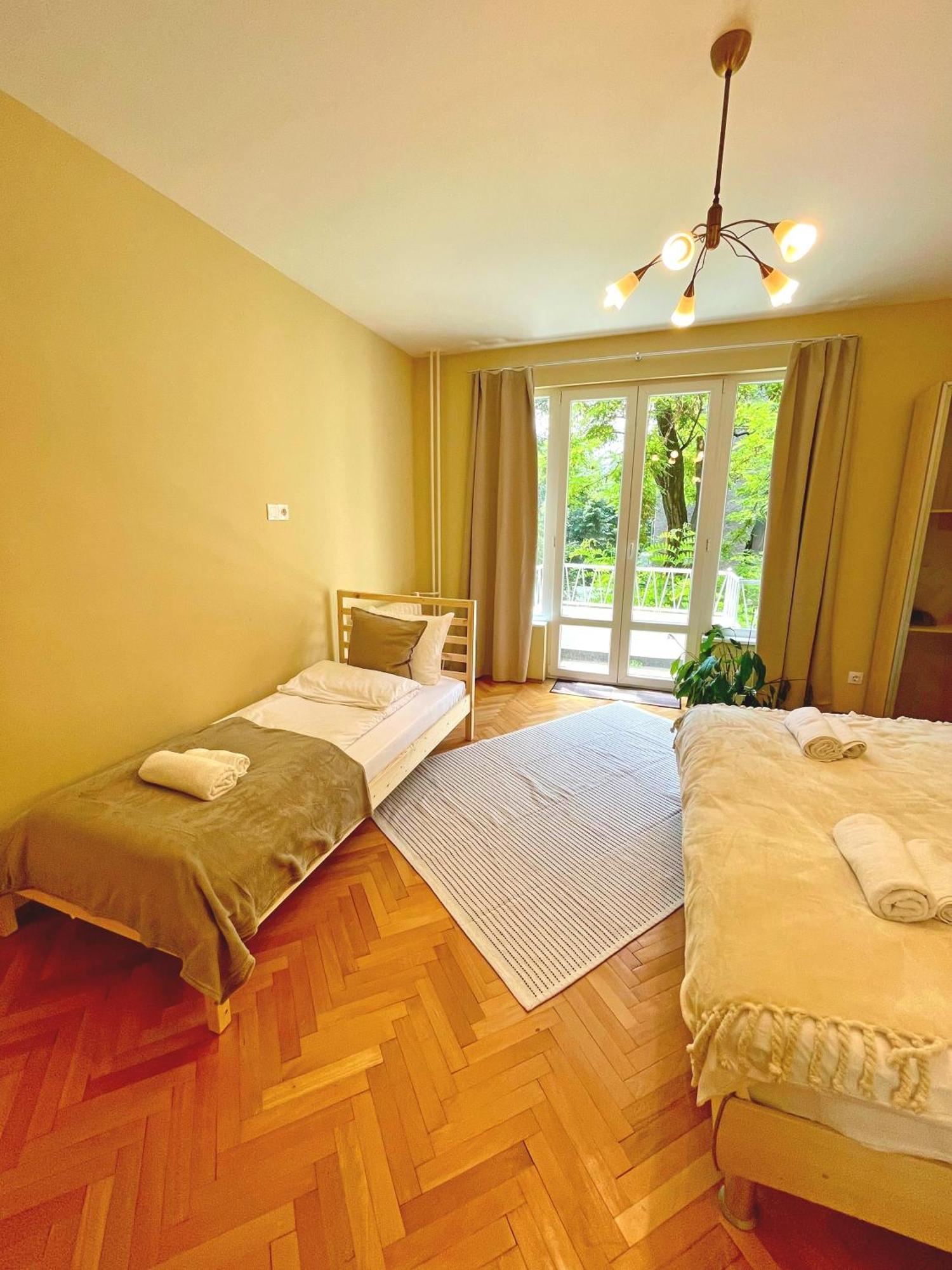 Bohemian Bright & Calm 2Br - Top Center - Private Balcony โซเฟีย ภายนอก รูปภาพ